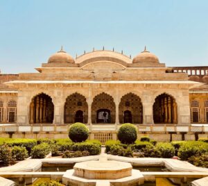 Amber Fort in Jaipur, India, showcasing majestic architecture and vibrant colors