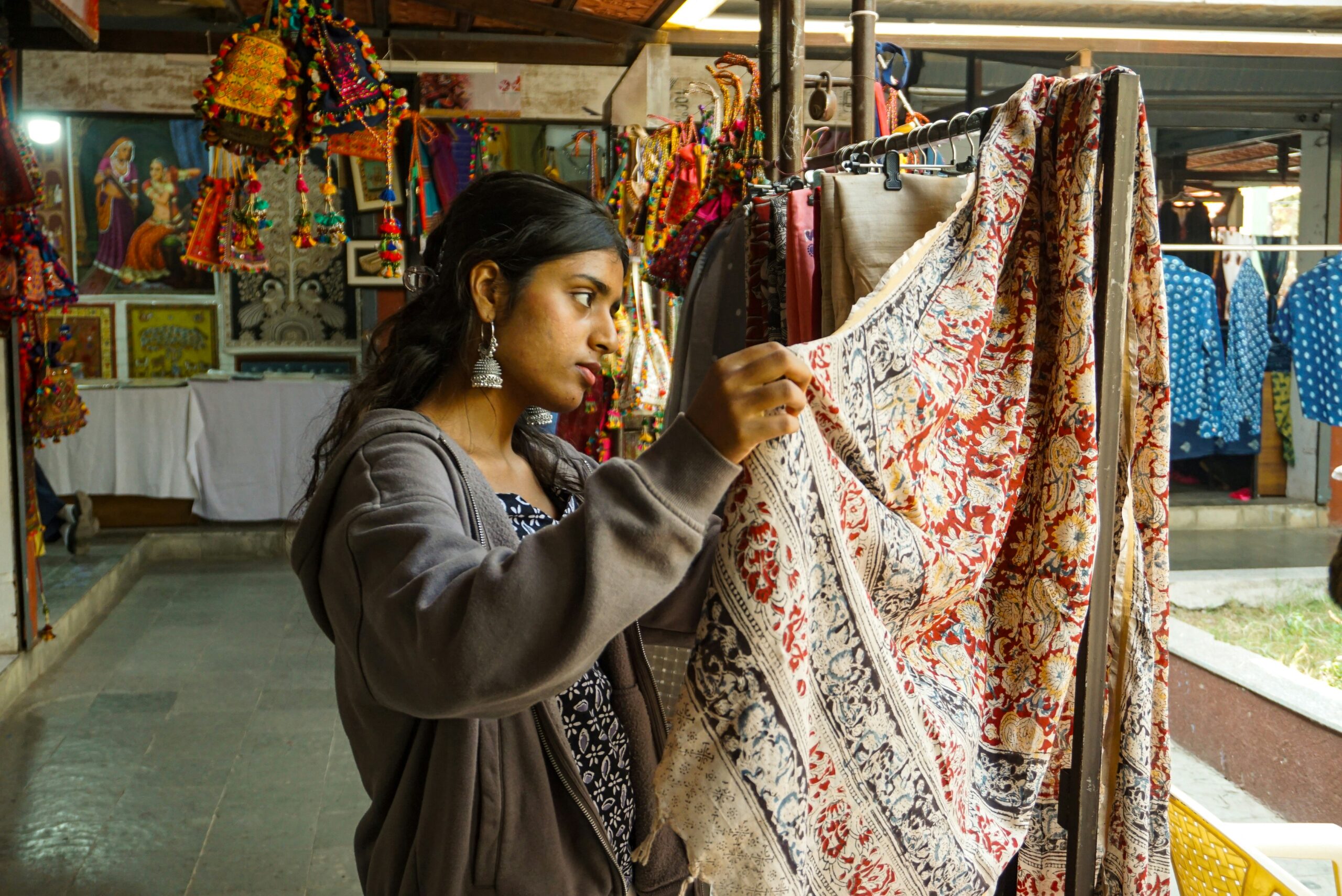 traditional textiles scaled - Luxury India Tours | Private, Tailor-Made Journeys in Comfort traditional textiles scaled - Private Driver and Tour Guide - Luxury India Tours | Private, Tailor-Made Journeys in Comfort